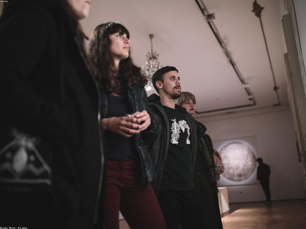 បច្ចេកទេសបង្ហាញផលិតផលយ៉ាងច្នៃប្រឌិតសម្រាប់ការទាក់ទងជាមួយអតិថិជន